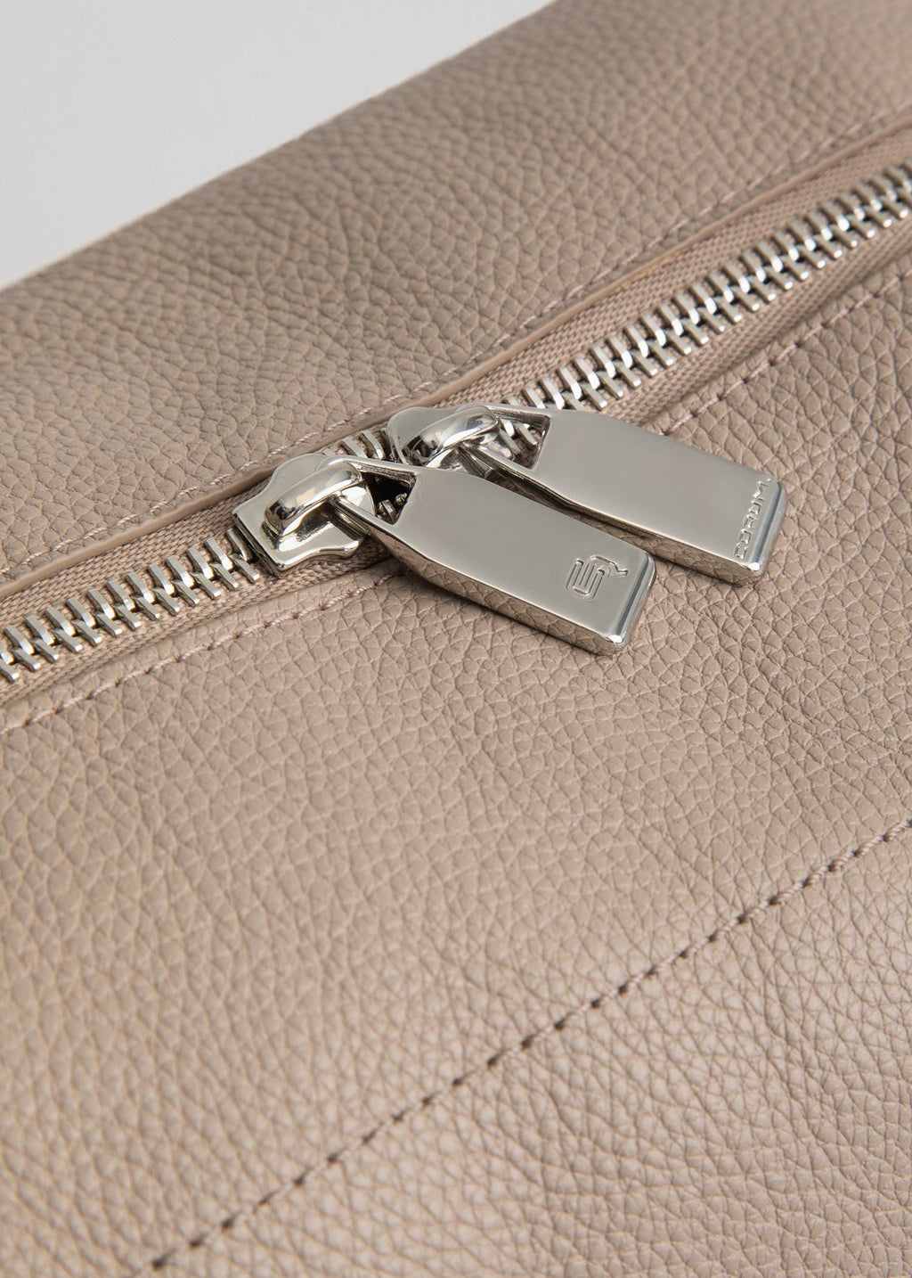 Leather Dopp Kit Bag 2513401